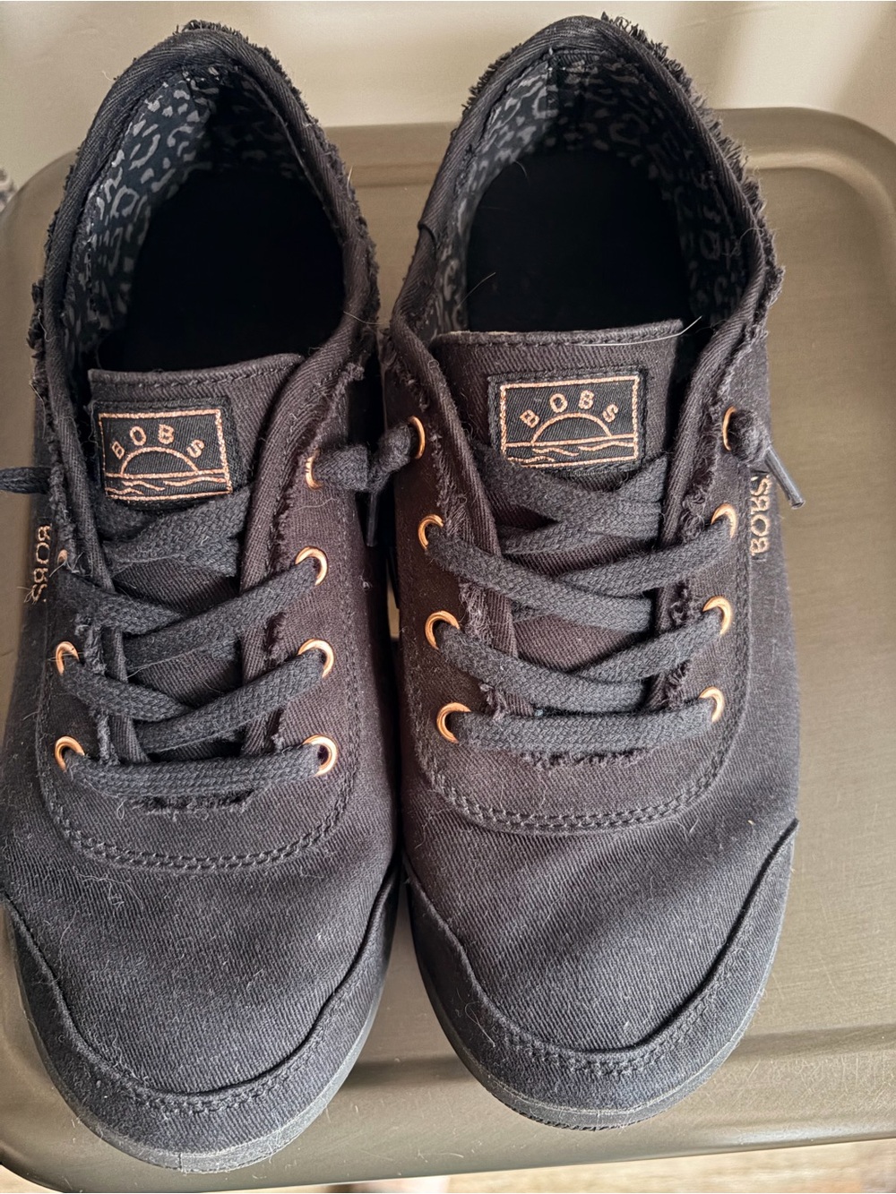 BOBS by Skechers Black Sneakers Rose Gold Eyelets Casual Streetwear Chic Sz 7